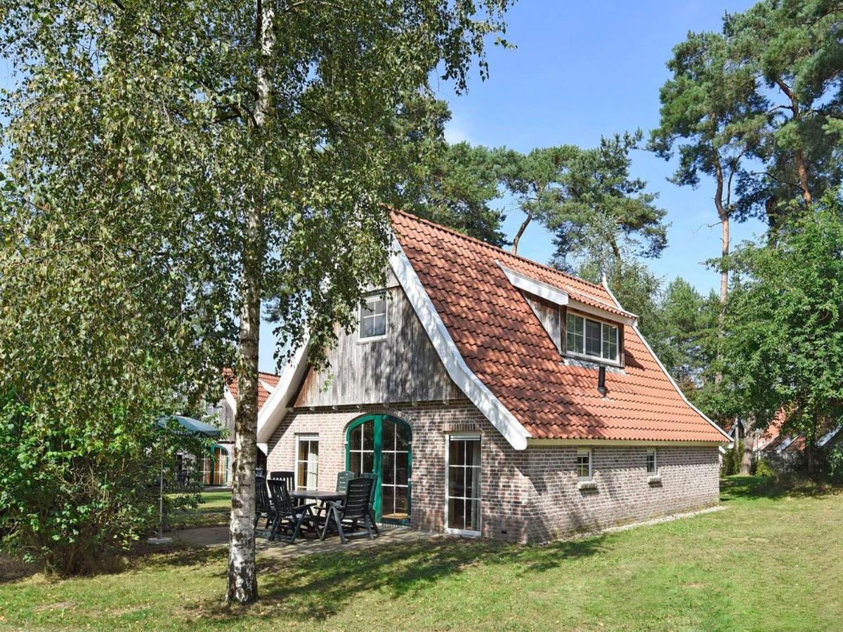 Готель Landal Landgoed De Hellendoornse Berg Haarle Екстер'єр фото